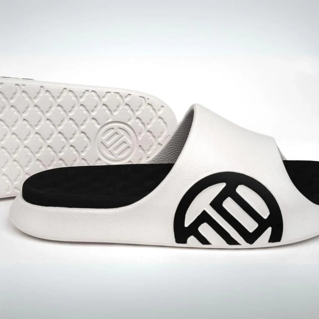 LUXIAOJUN ‘QI’ Slides WHITE - PRO WOLF